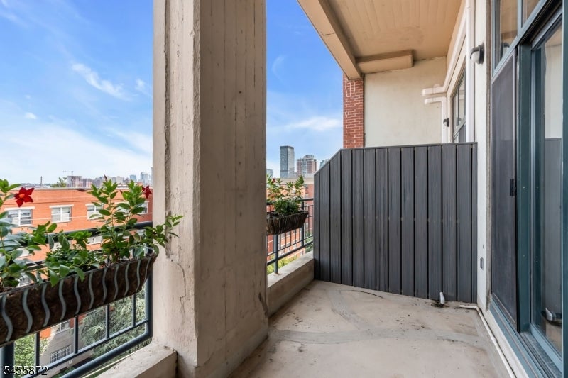 205 10Th St 5N