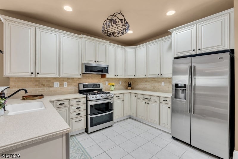 2304 Conrad Way