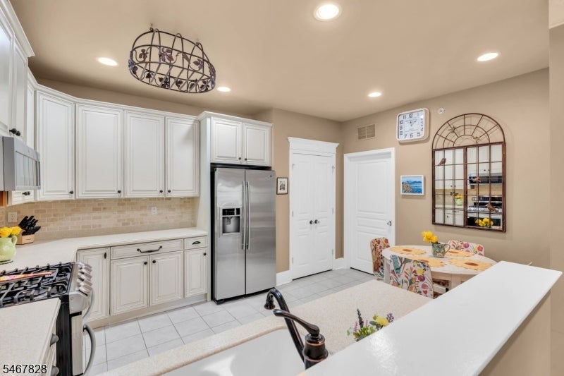 2304 Conrad Way
