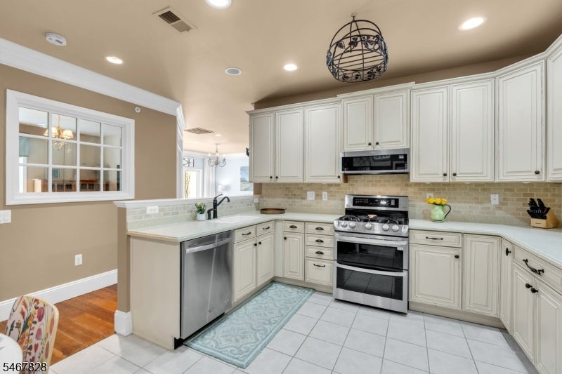 2304 Conrad Way