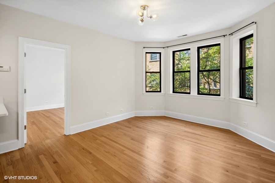7635 N Greenview Avenue Unit: 1W