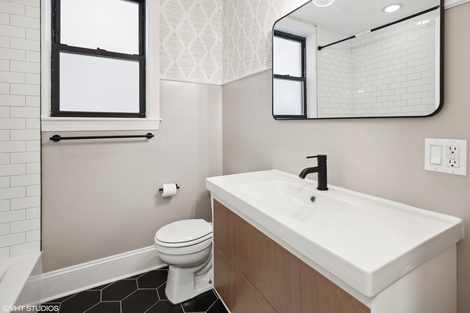 7635 N Greenview Avenue Unit: 1W