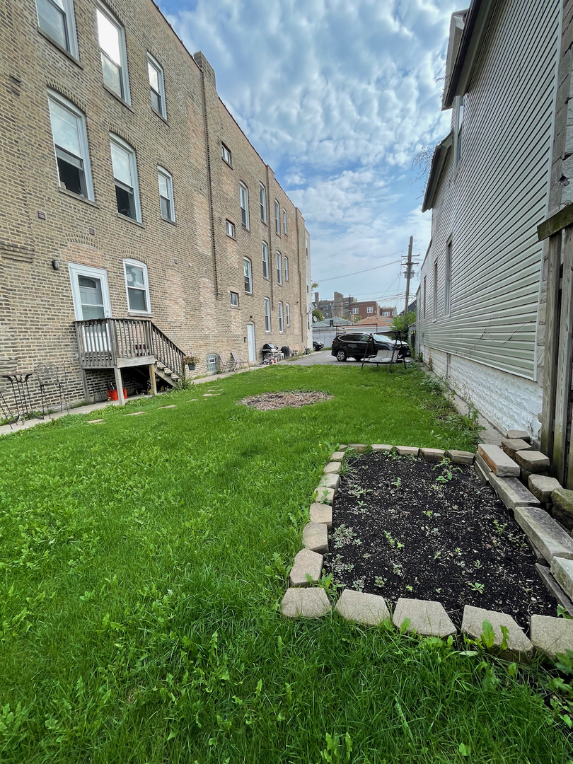 1841 N Lawndale Avenue Unit: 3E