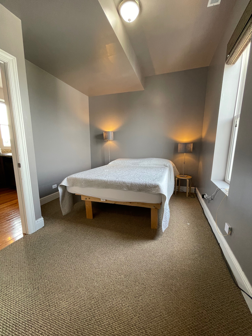 1841 N Lawndale Avenue Unit: 3E