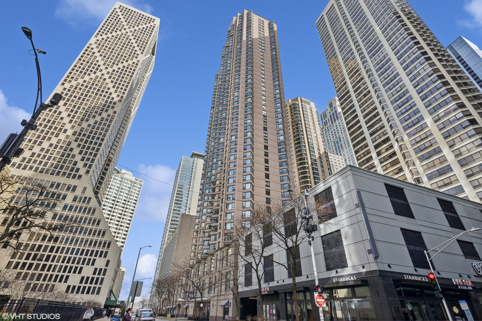 401 E Ontario Street Unit: 1606