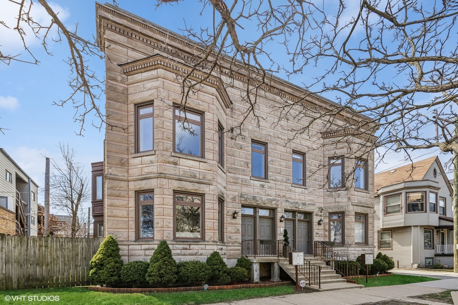 1713 W LELAND Avenue Unit: 3