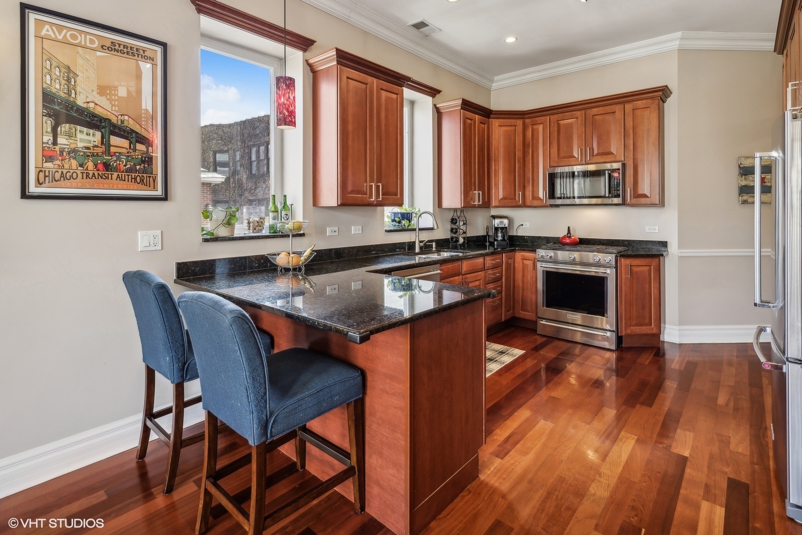 1713 W LELAND Avenue Unit: 3