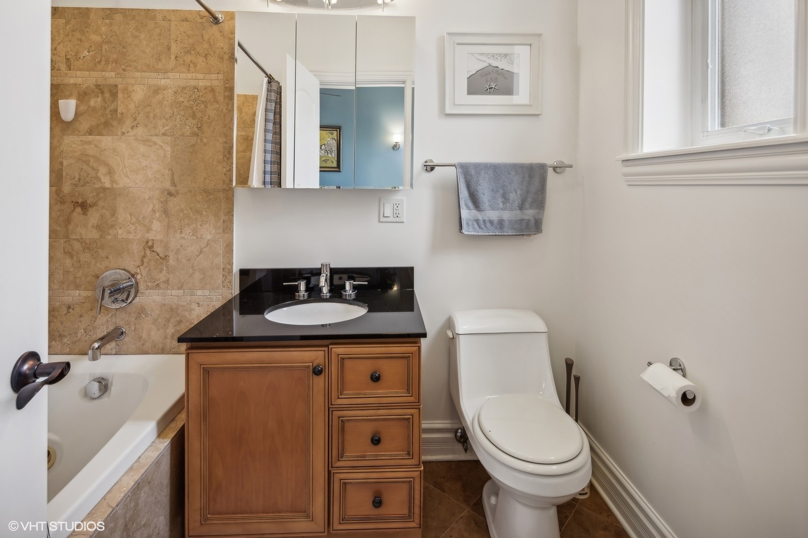 1713 W LELAND Avenue Unit: 3