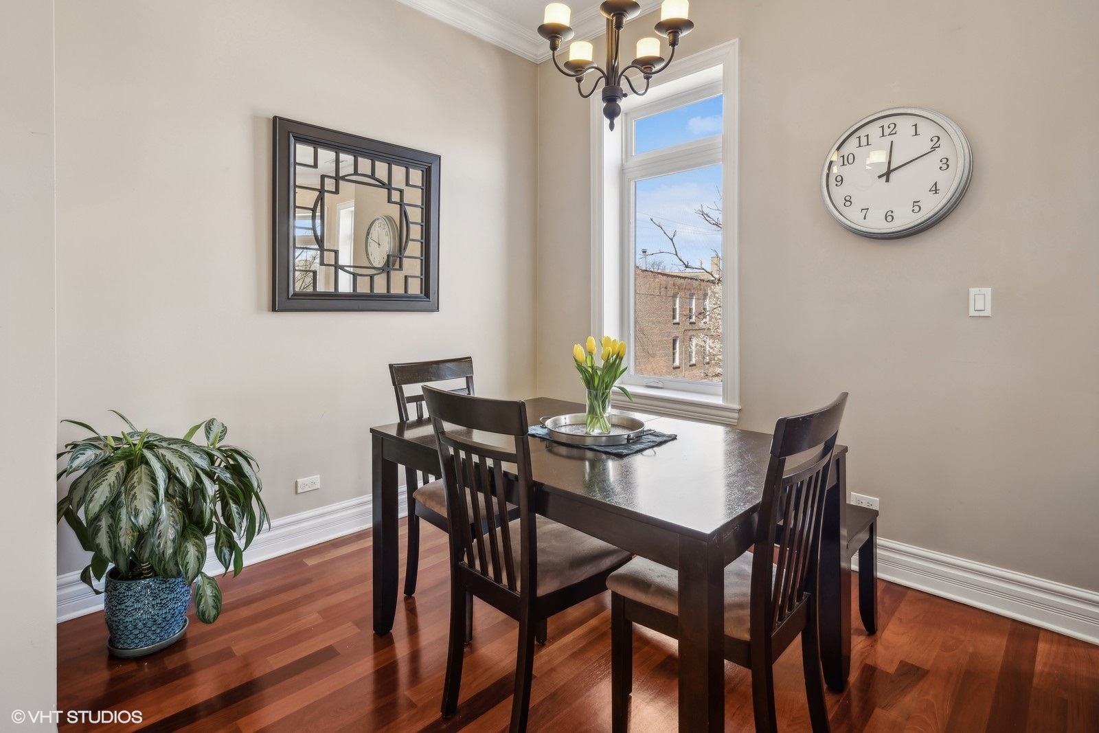 1713 W LELAND Avenue Unit: 3