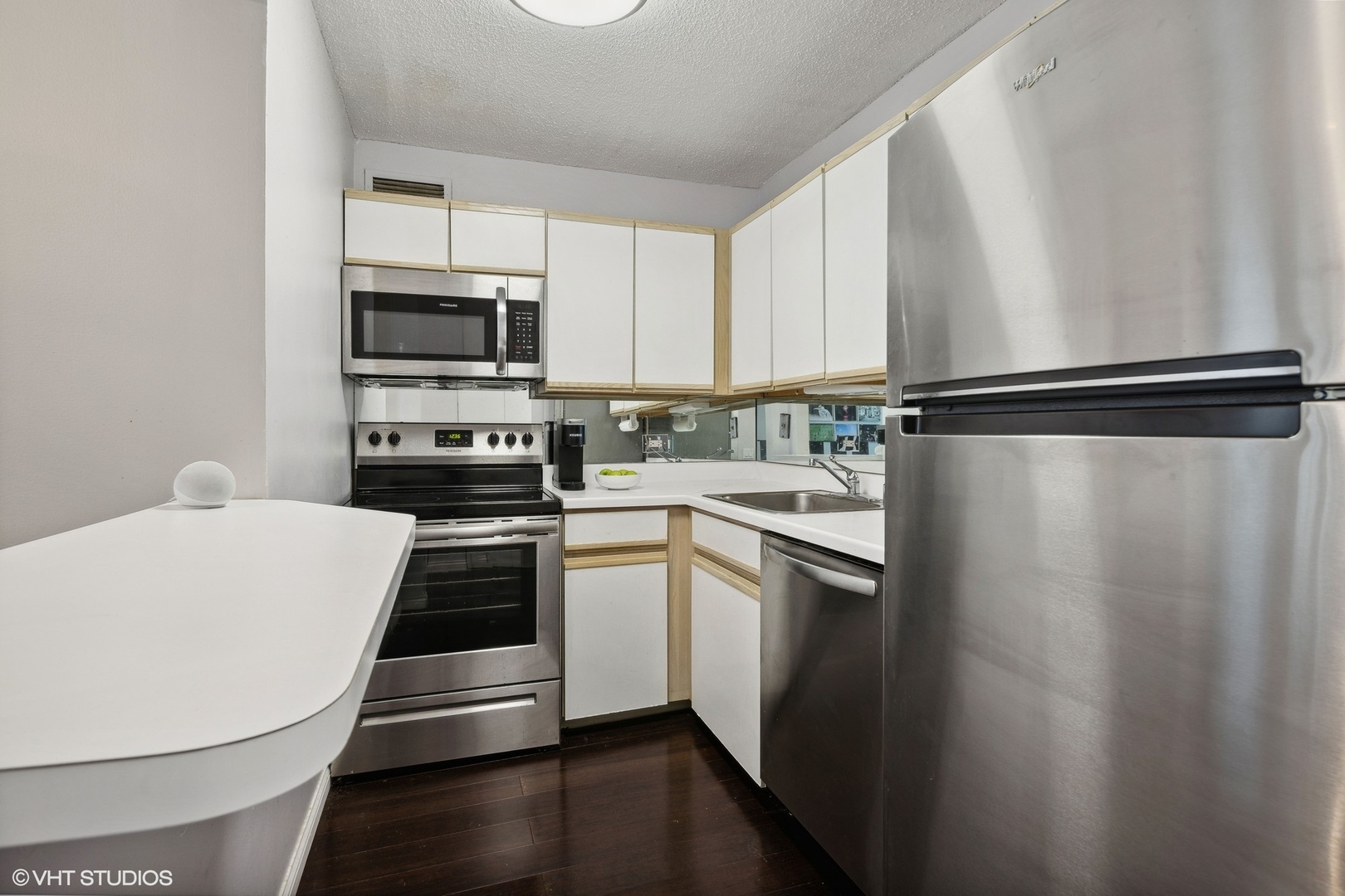 480 N Mcclurg Court Unit: 1018N
