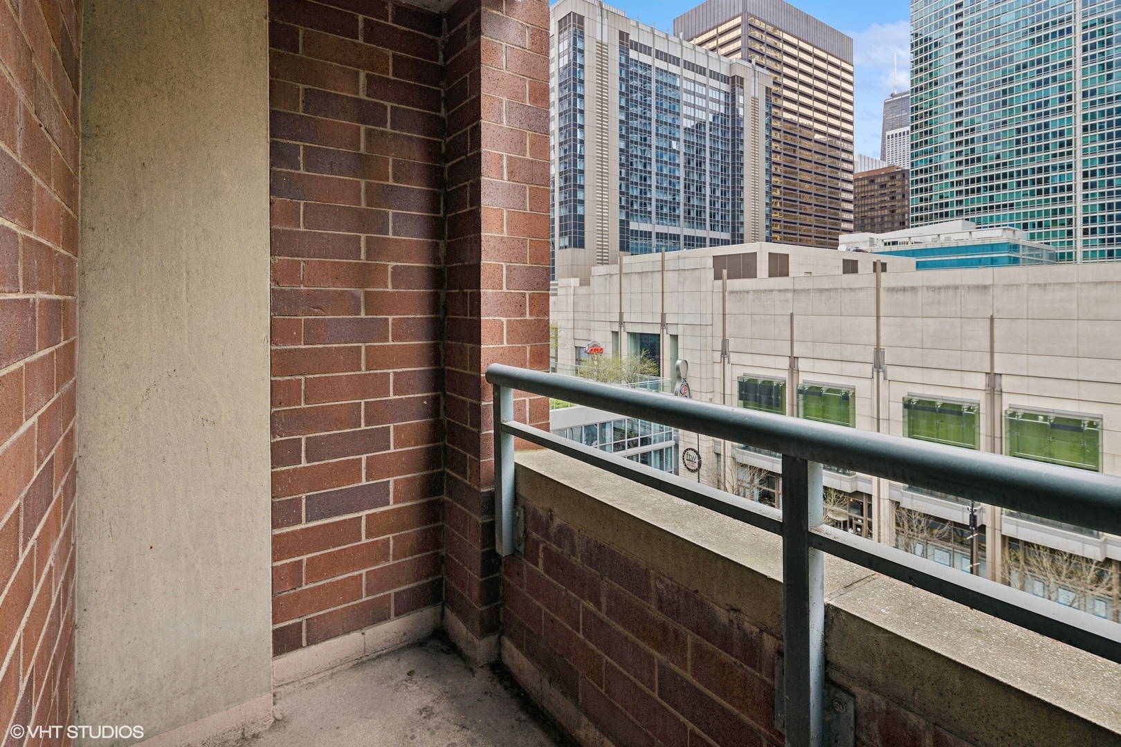 480 N Mcclurg Court Unit: 1018N