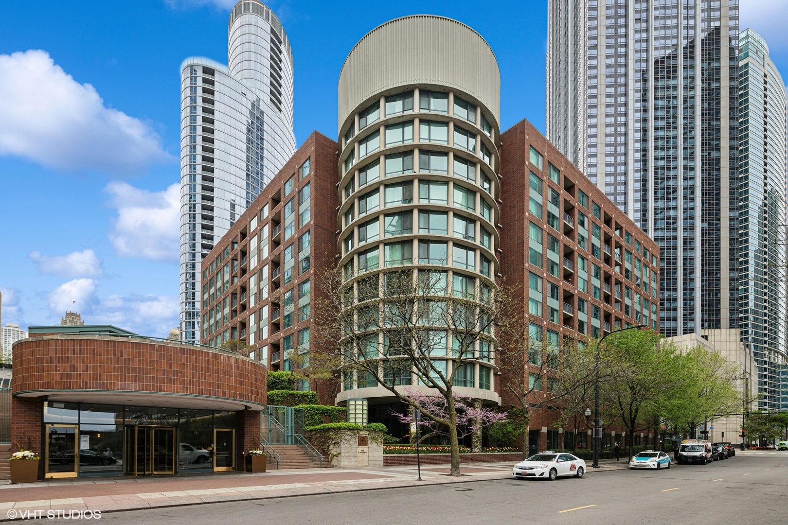 480 N Mcclurg Court Unit: 1018N