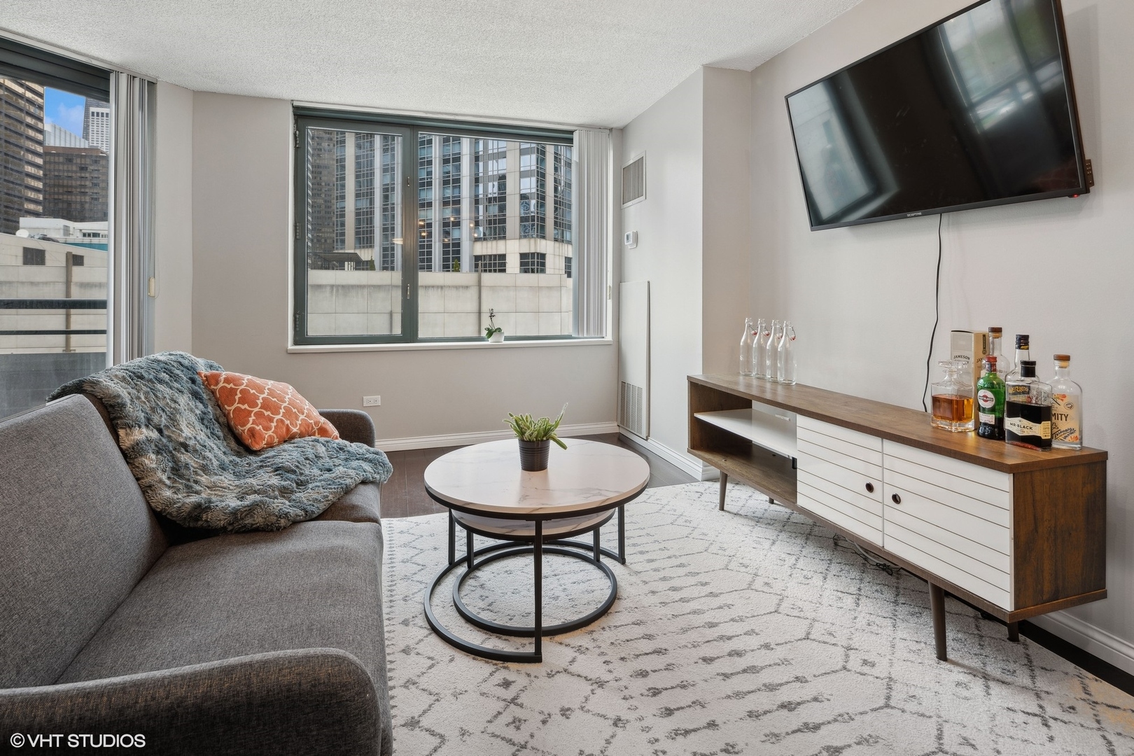 480 N Mcclurg Court Unit: 1018N