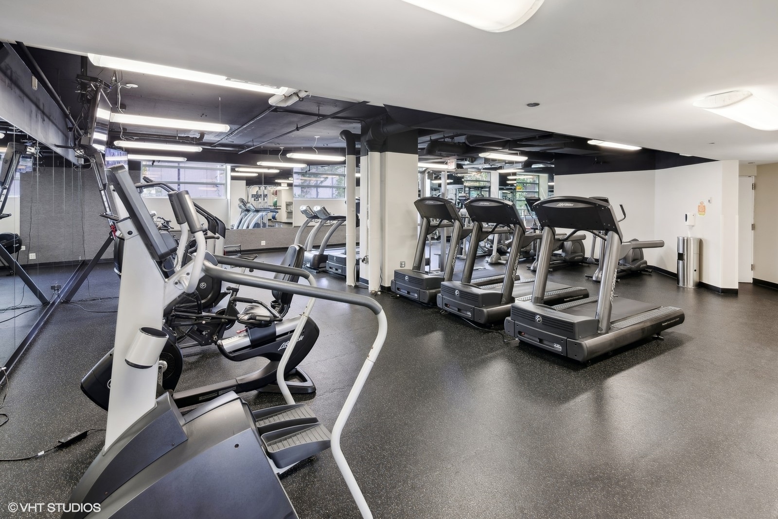 474 N LAKE SHORE Drive Unit: 5805