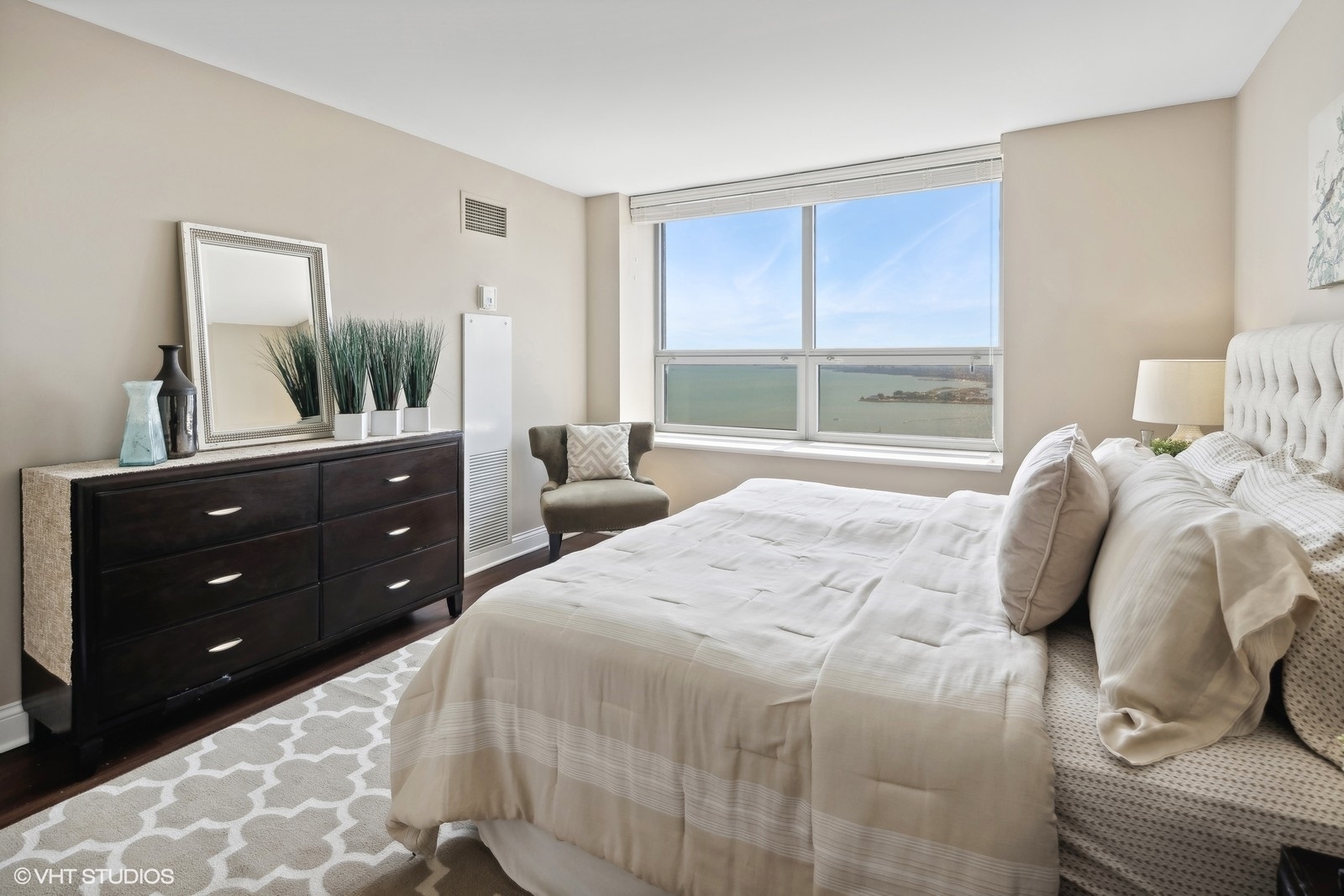 474 N LAKE SHORE Drive Unit: 5805