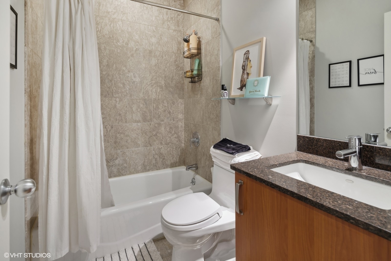 1056 N Wolcott Avenue Unit: 2N