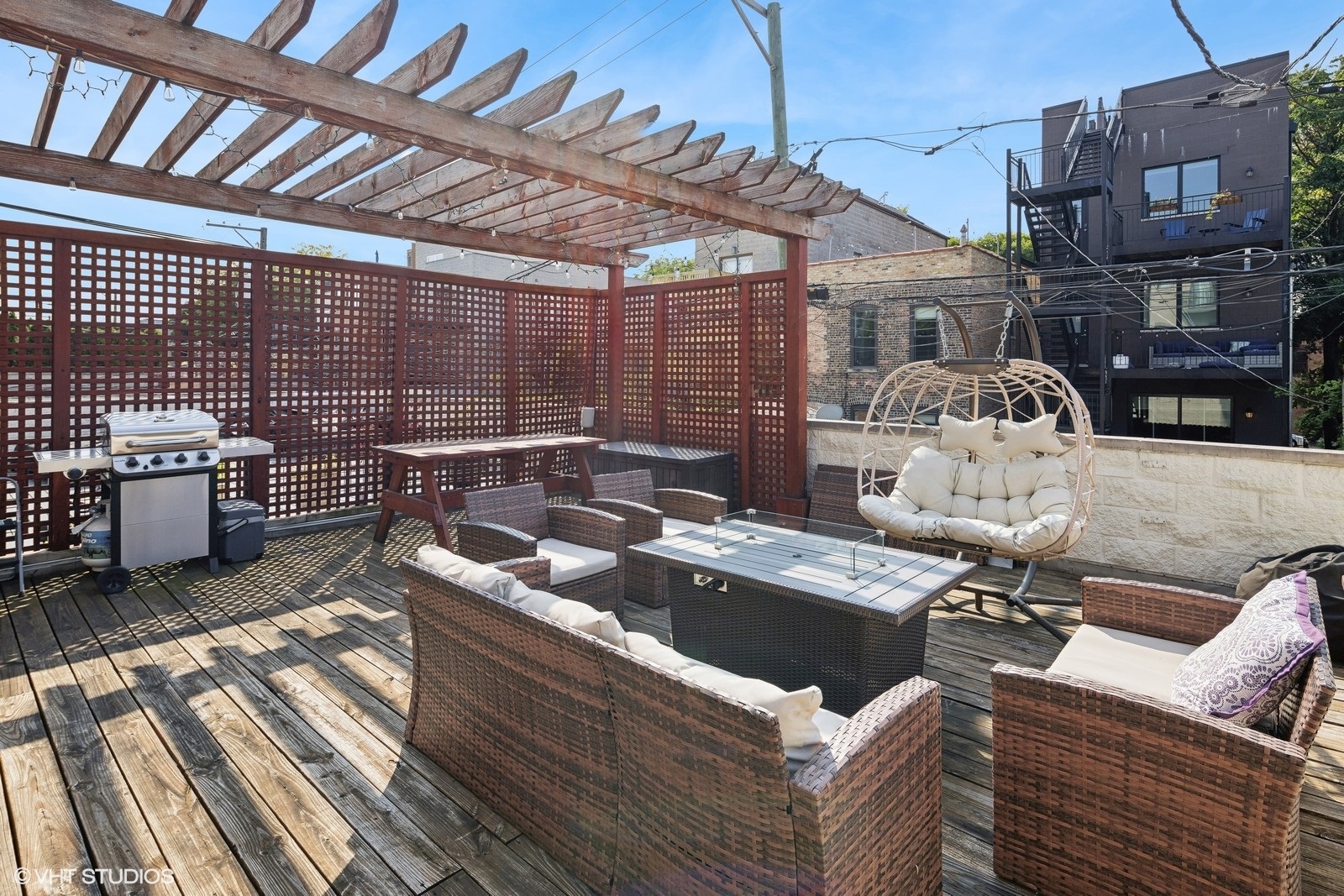 1056 N Wolcott Avenue Unit: 2N