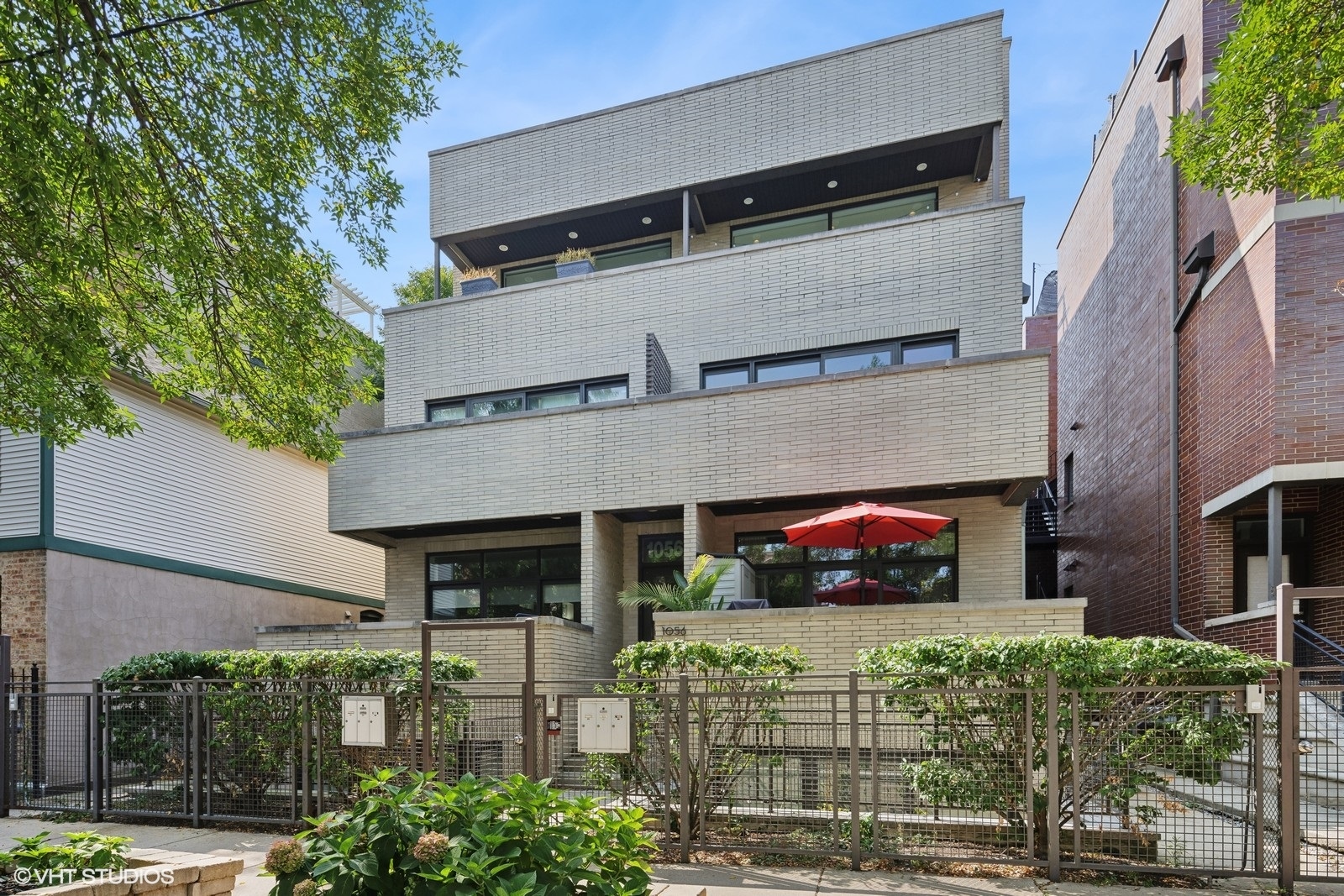 1056 N Wolcott Avenue Unit: 2N