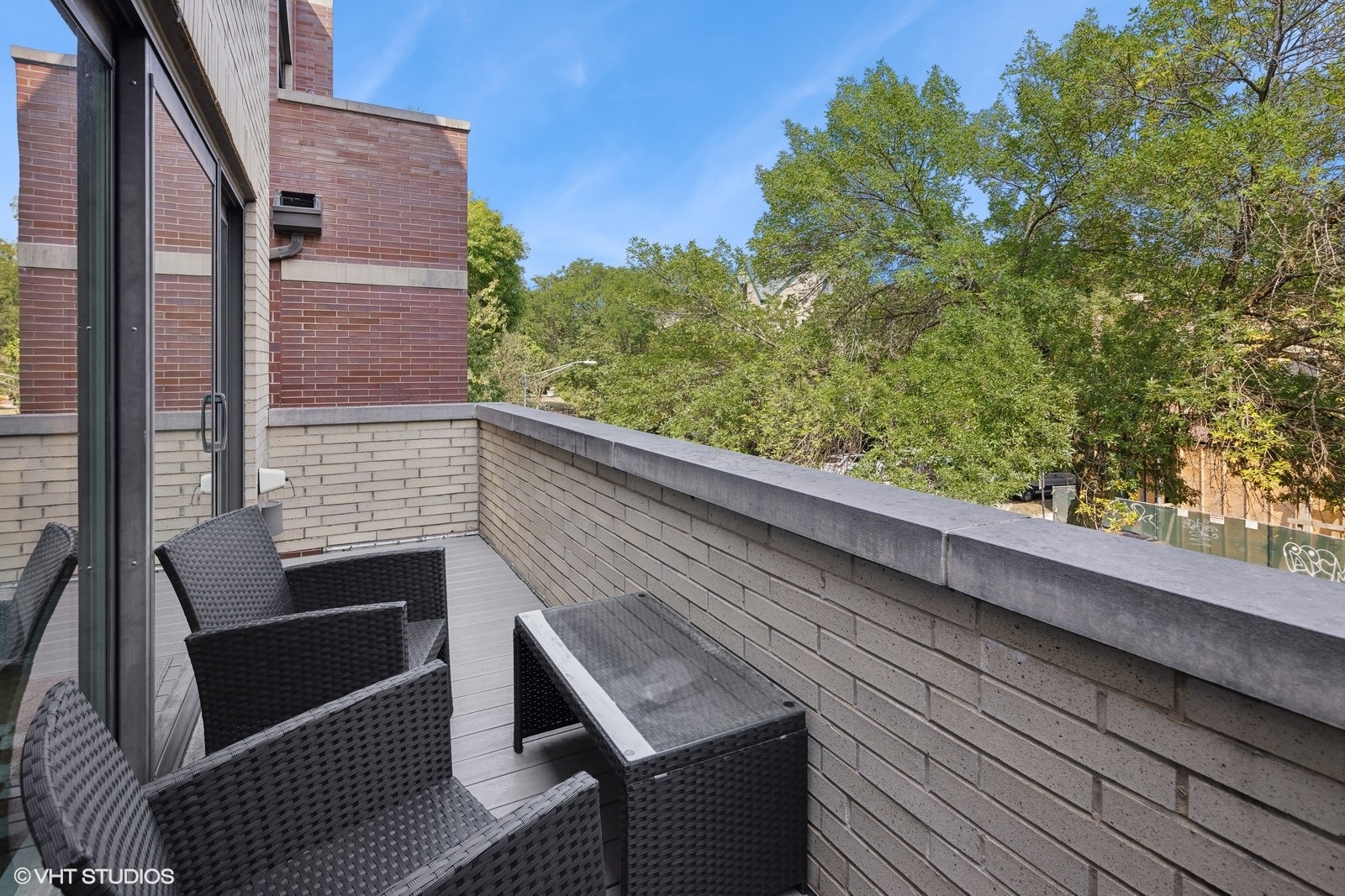 1056 N Wolcott Avenue Unit: 2N