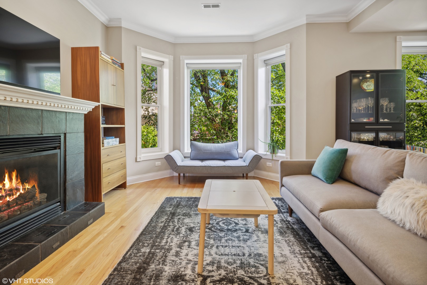 5208 N Winthrop Avenue Unit: 2
