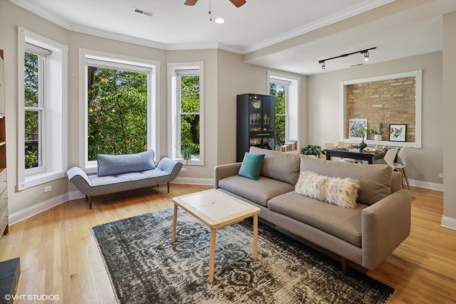 5208 N Winthrop Avenue Unit: 2