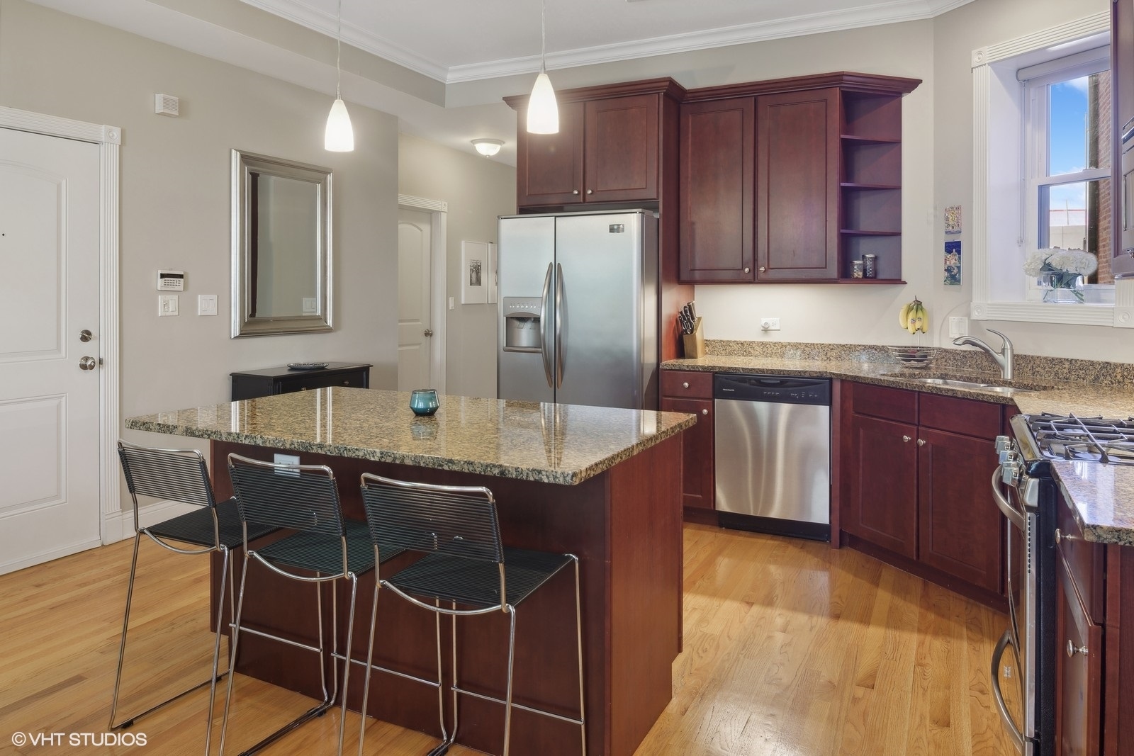 5208 N Winthrop Avenue Unit: 2