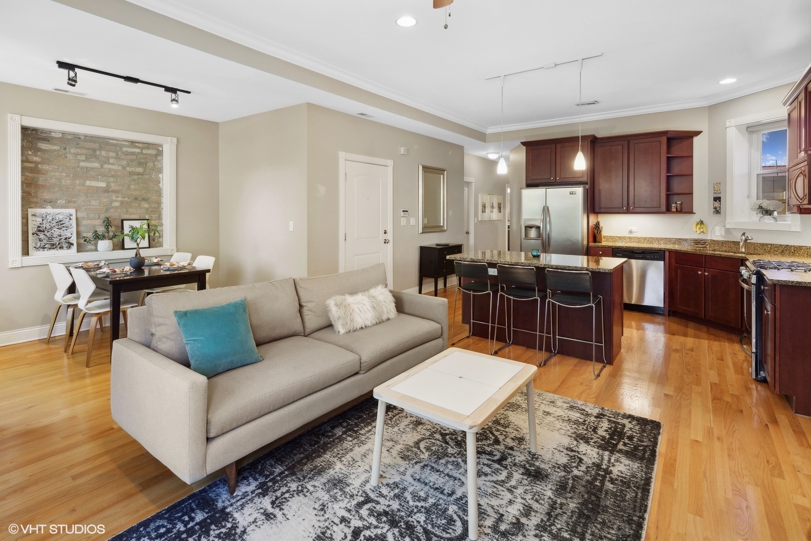 5208 N Winthrop Avenue Unit: 2