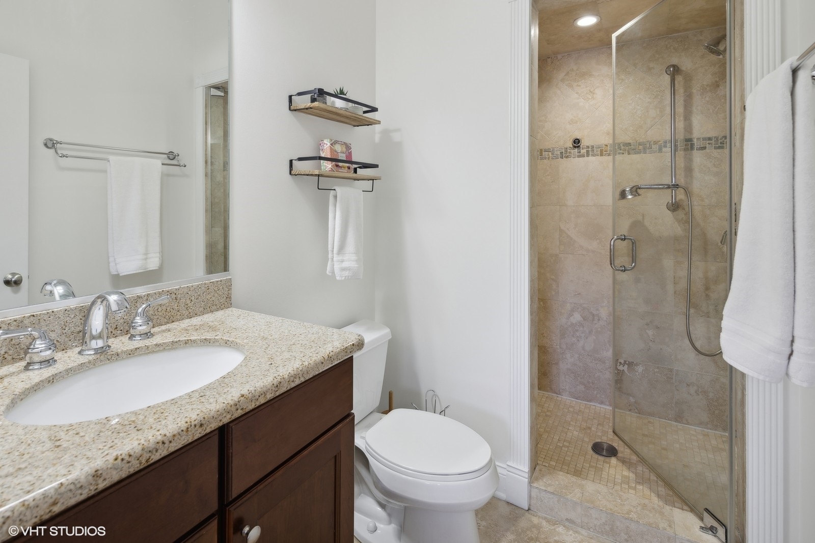 5208 N Winthrop Avenue Unit: 2