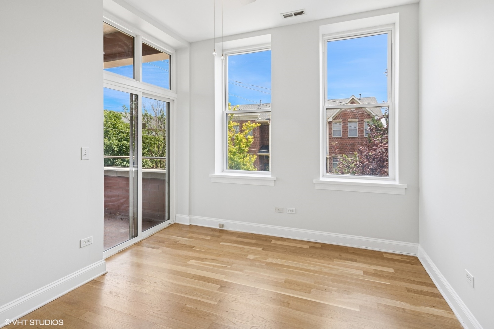 2700 W Belmont Avenue Unit: 205
