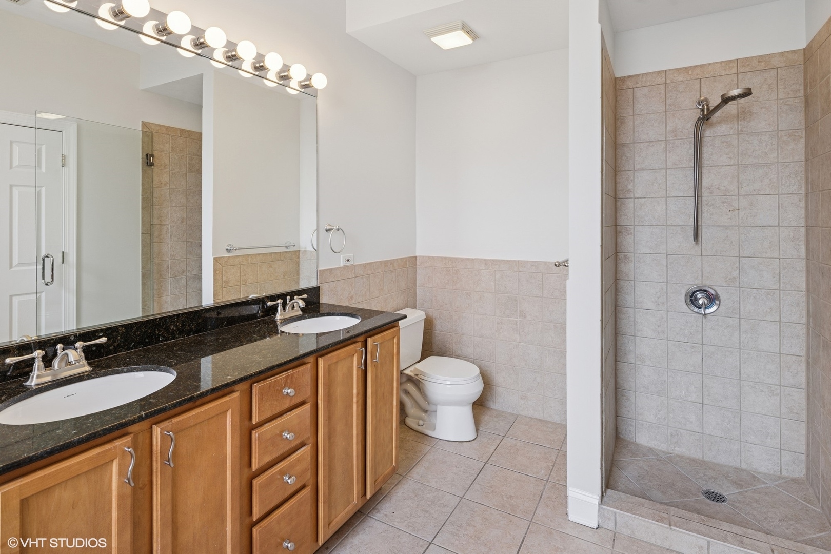 2700 W Belmont Avenue Unit: 205