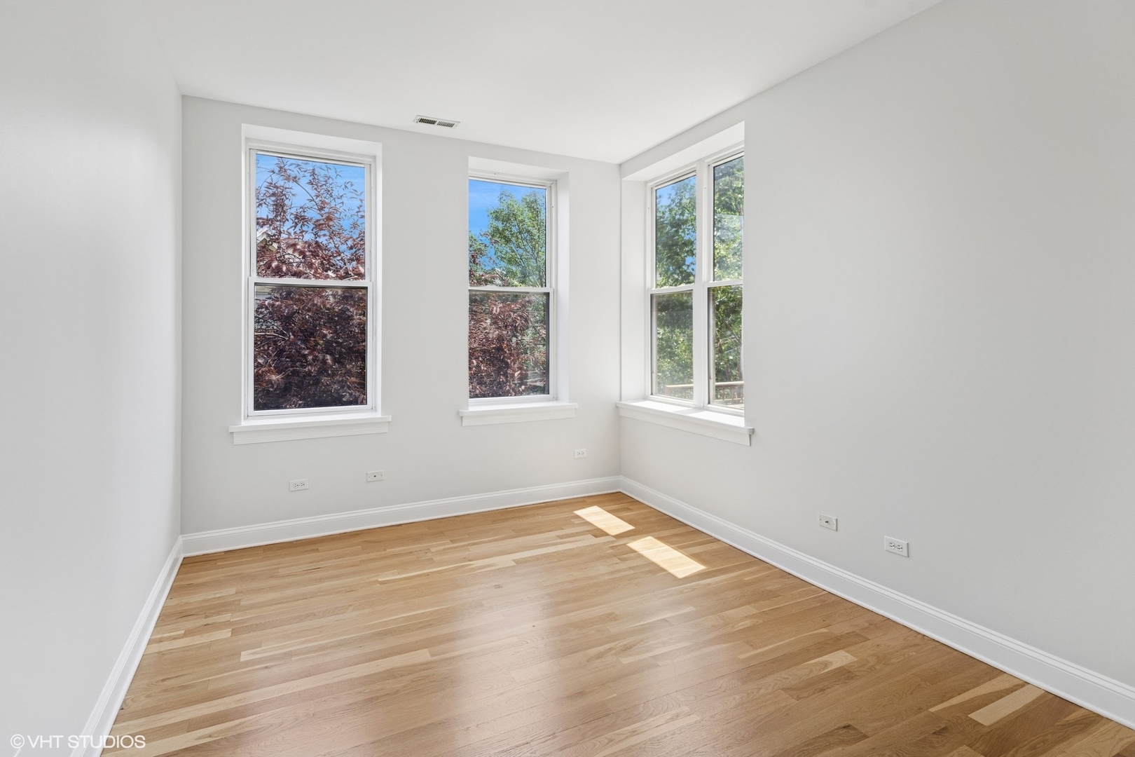 2700 W Belmont Avenue Unit: 205
