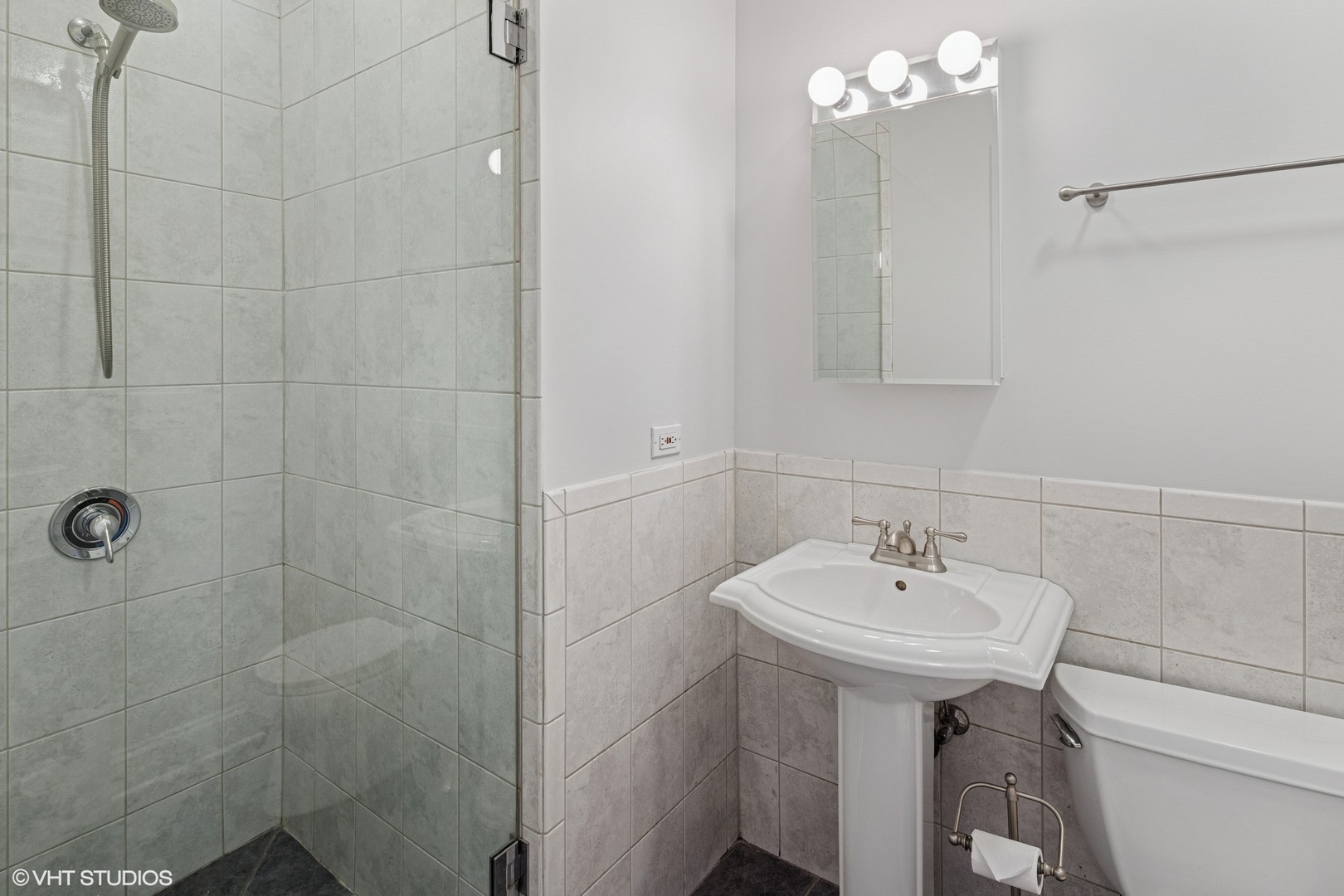 2700 W Belmont Avenue Unit: 205