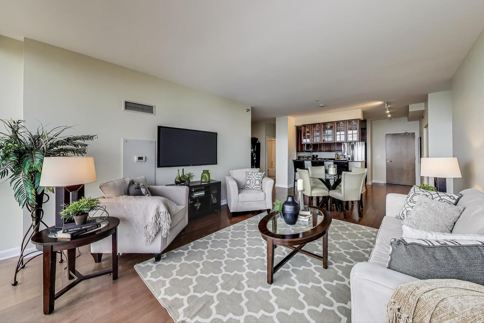 1841 S Calumet Avenue Unit: 2105