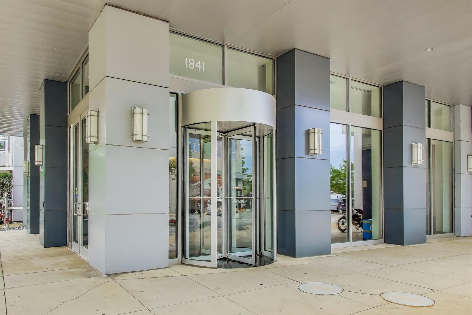 1841 S Calumet Avenue Unit: 2105