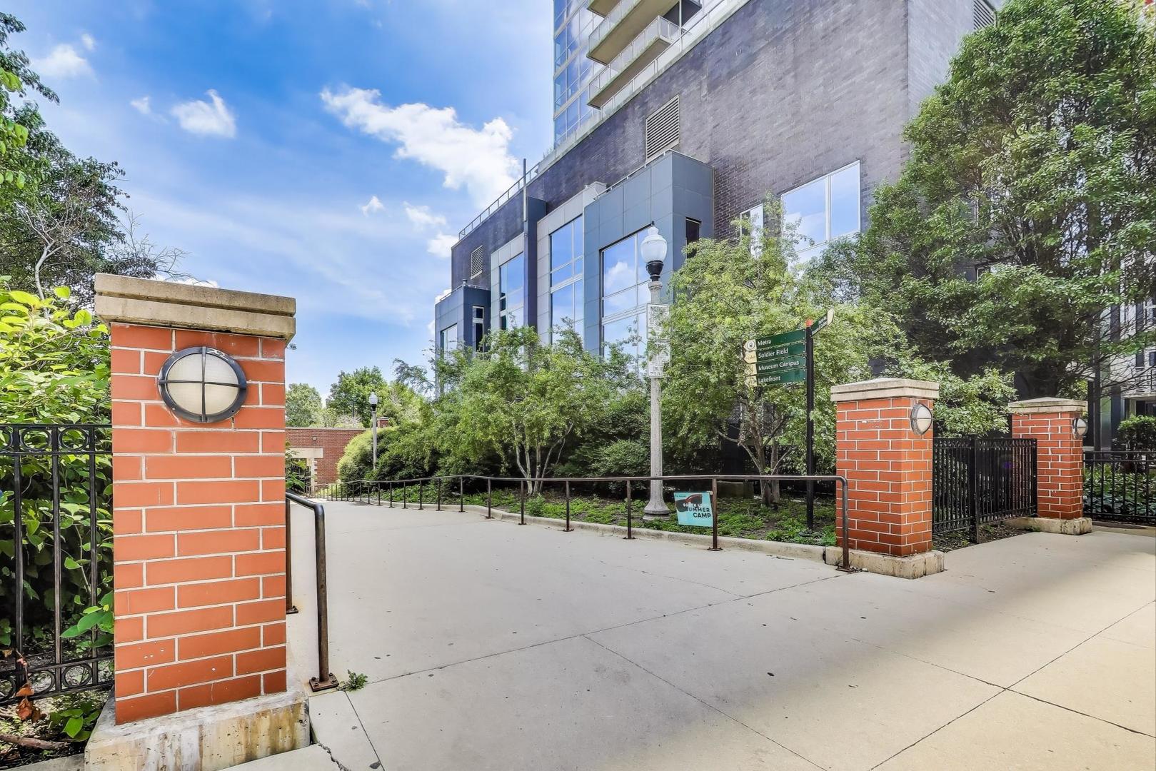 1841 S Calumet Avenue Unit: 2105