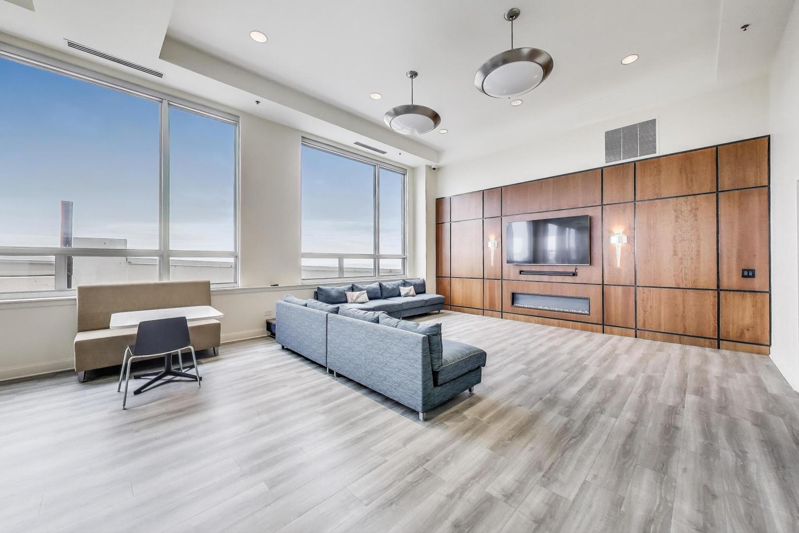 1841 S Calumet Avenue Unit: 2105