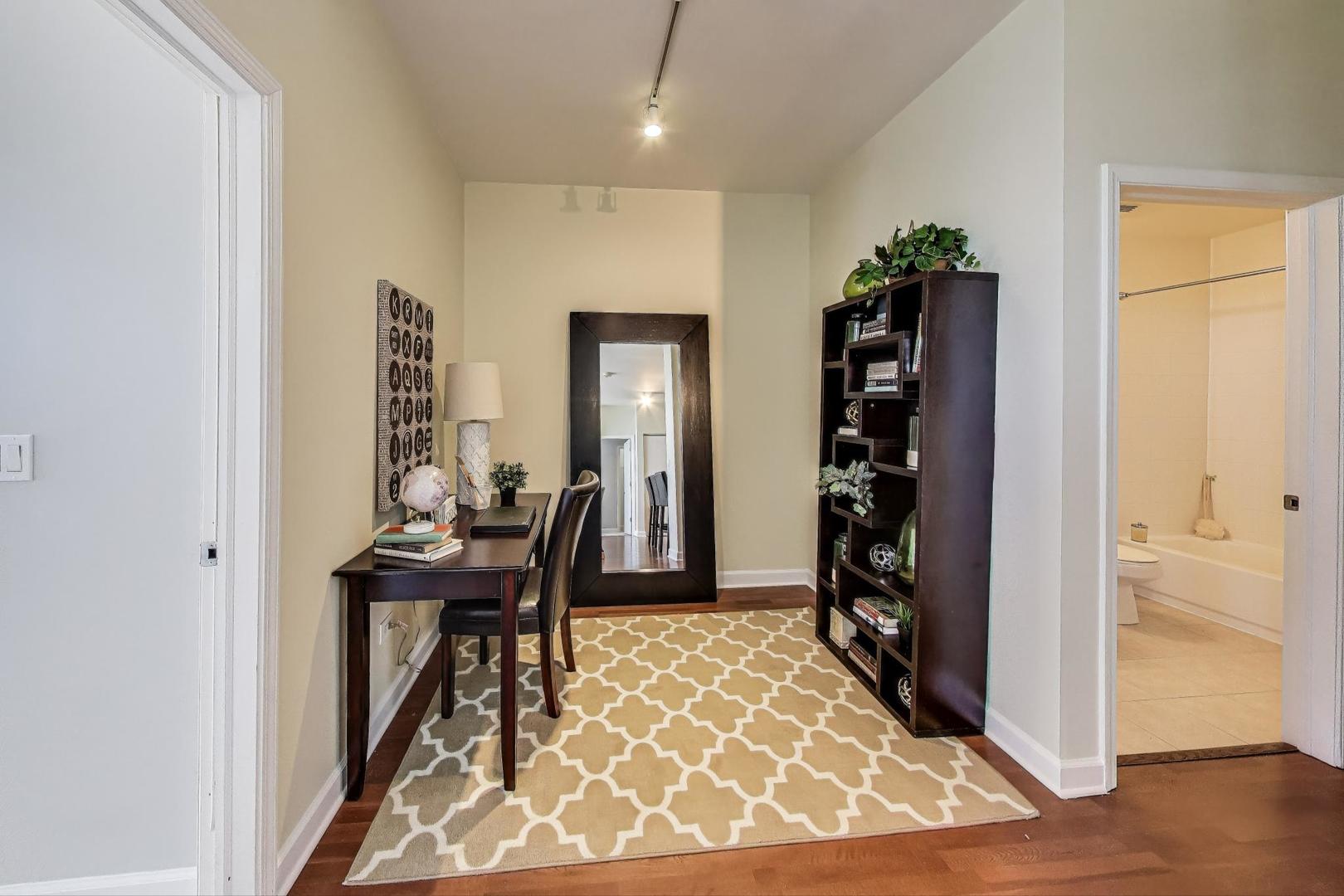 1841 S Calumet Avenue Unit: 2105