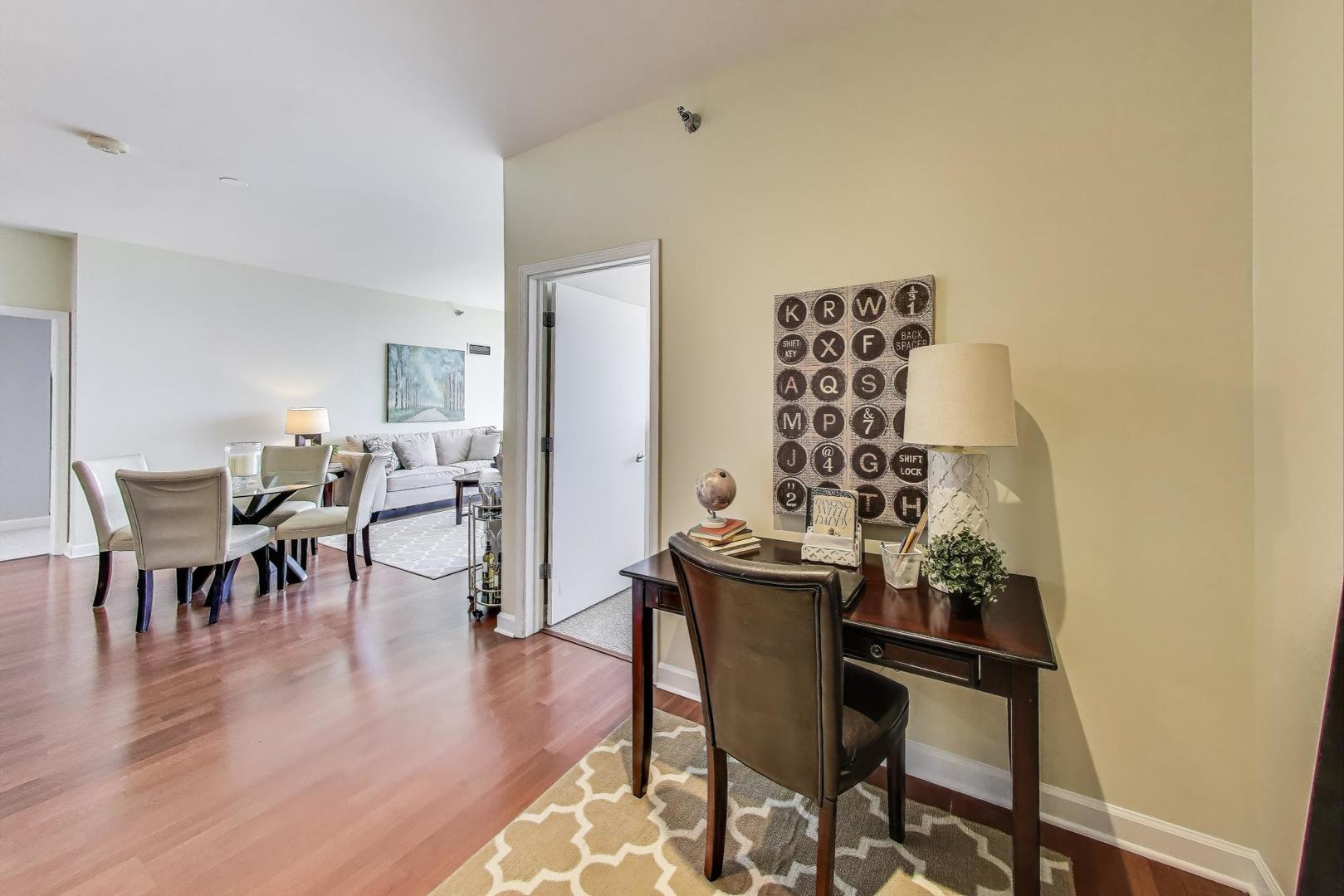 1841 S Calumet Avenue Unit: 2105