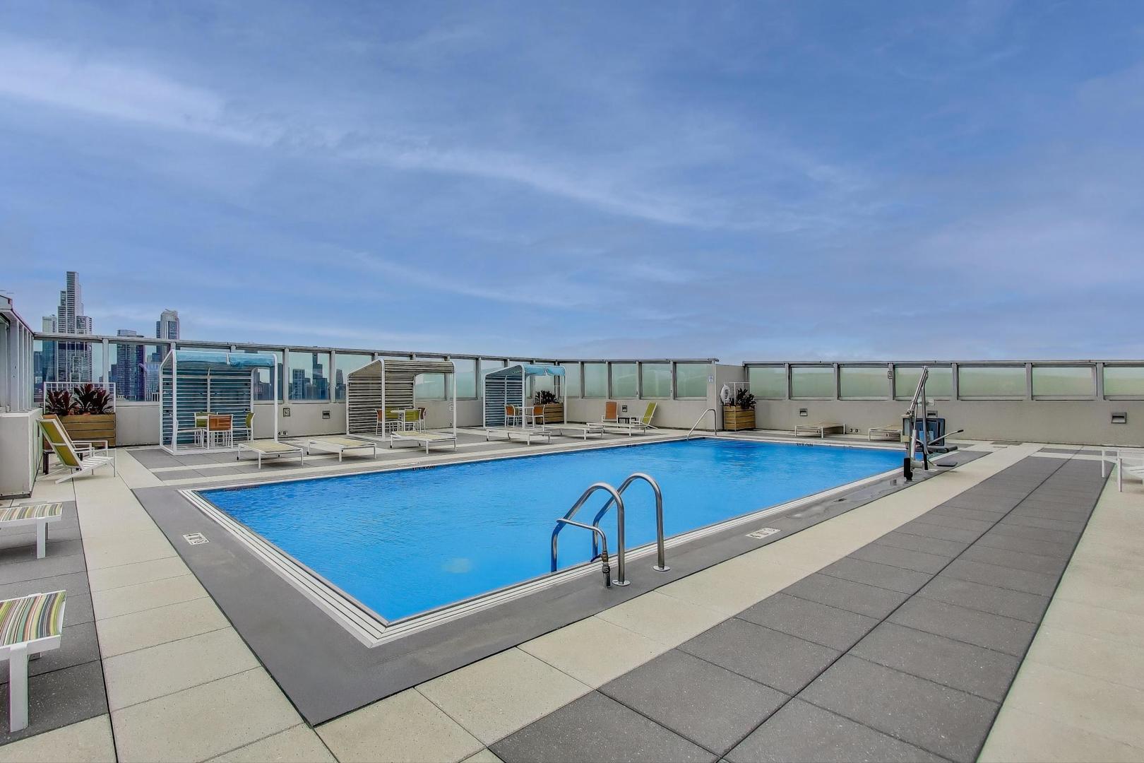 1841 S Calumet Avenue Unit: 2105