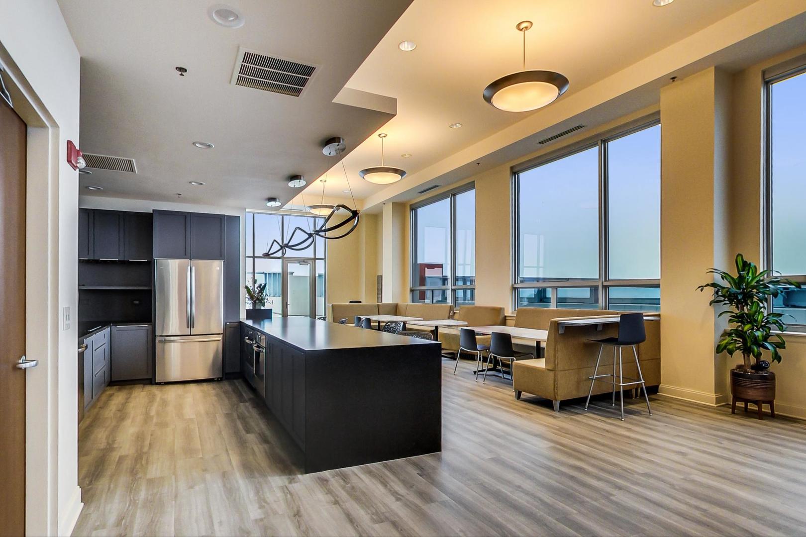 1841 S Calumet Avenue Unit: 2105