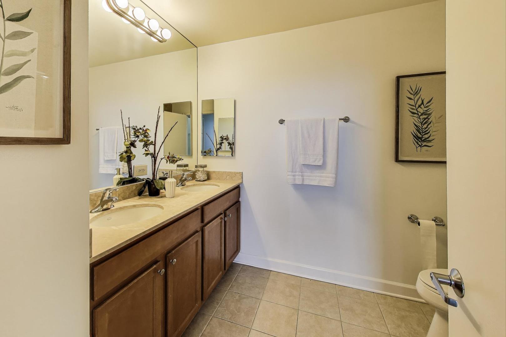 1841 S Calumet Avenue Unit: 2105