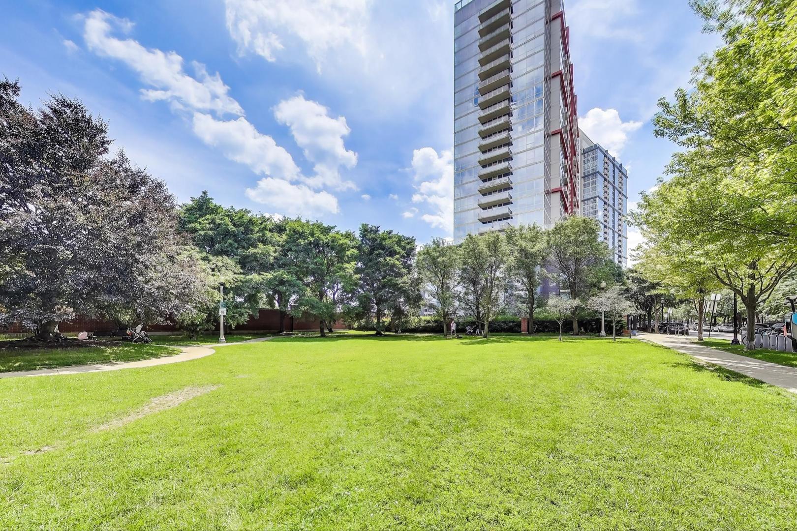 1841 S Calumet Avenue Unit: 2105
