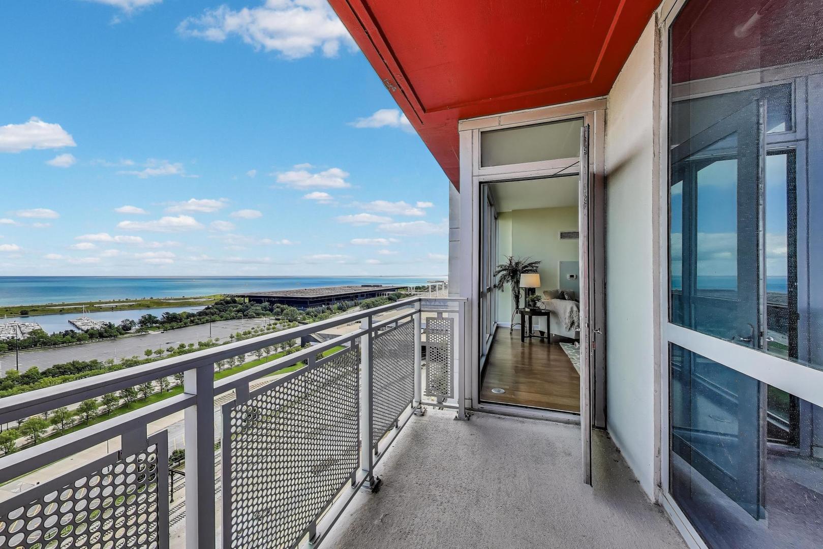 1841 S Calumet Avenue Unit: 2105