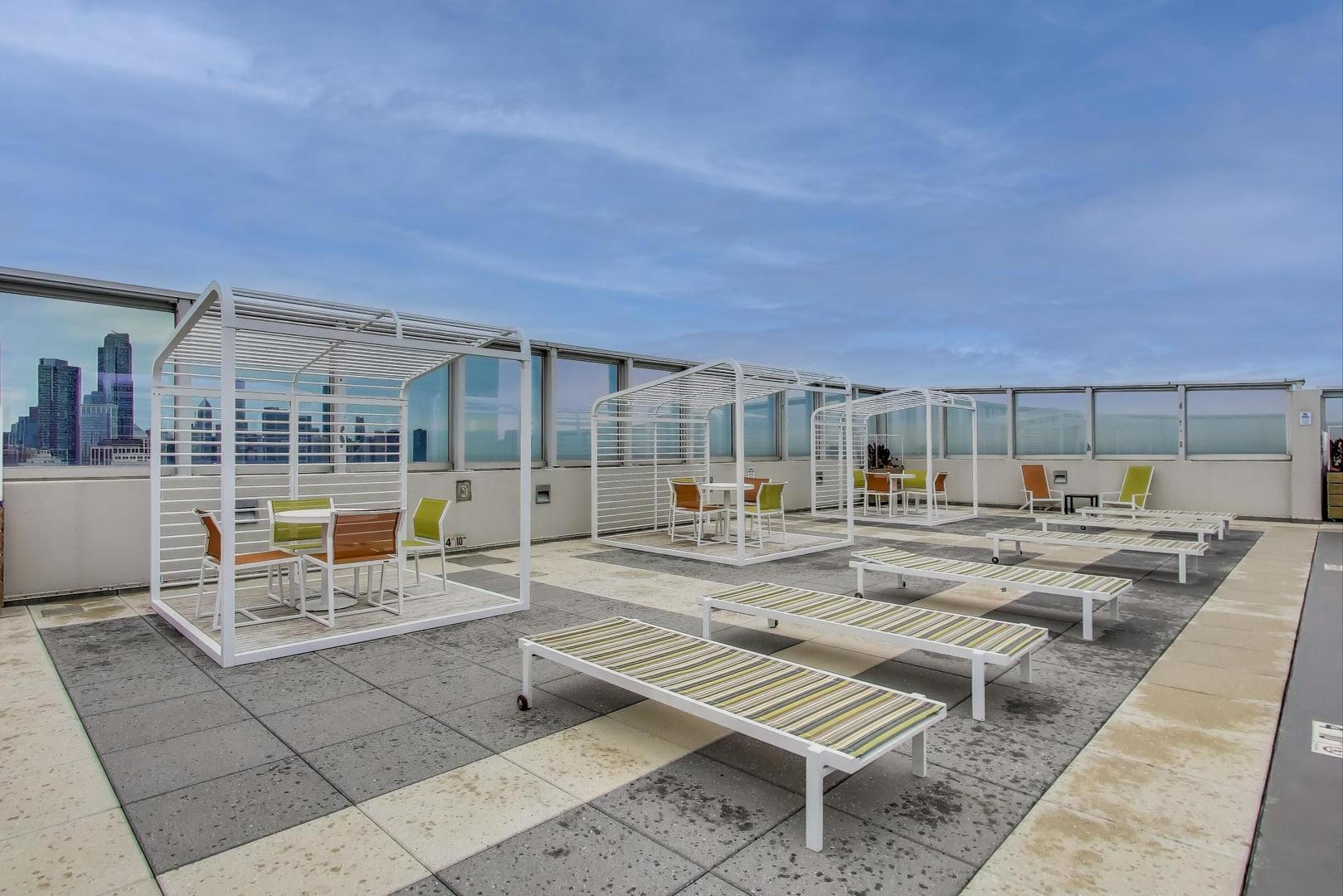 1841 S Calumet Avenue Unit: 2105