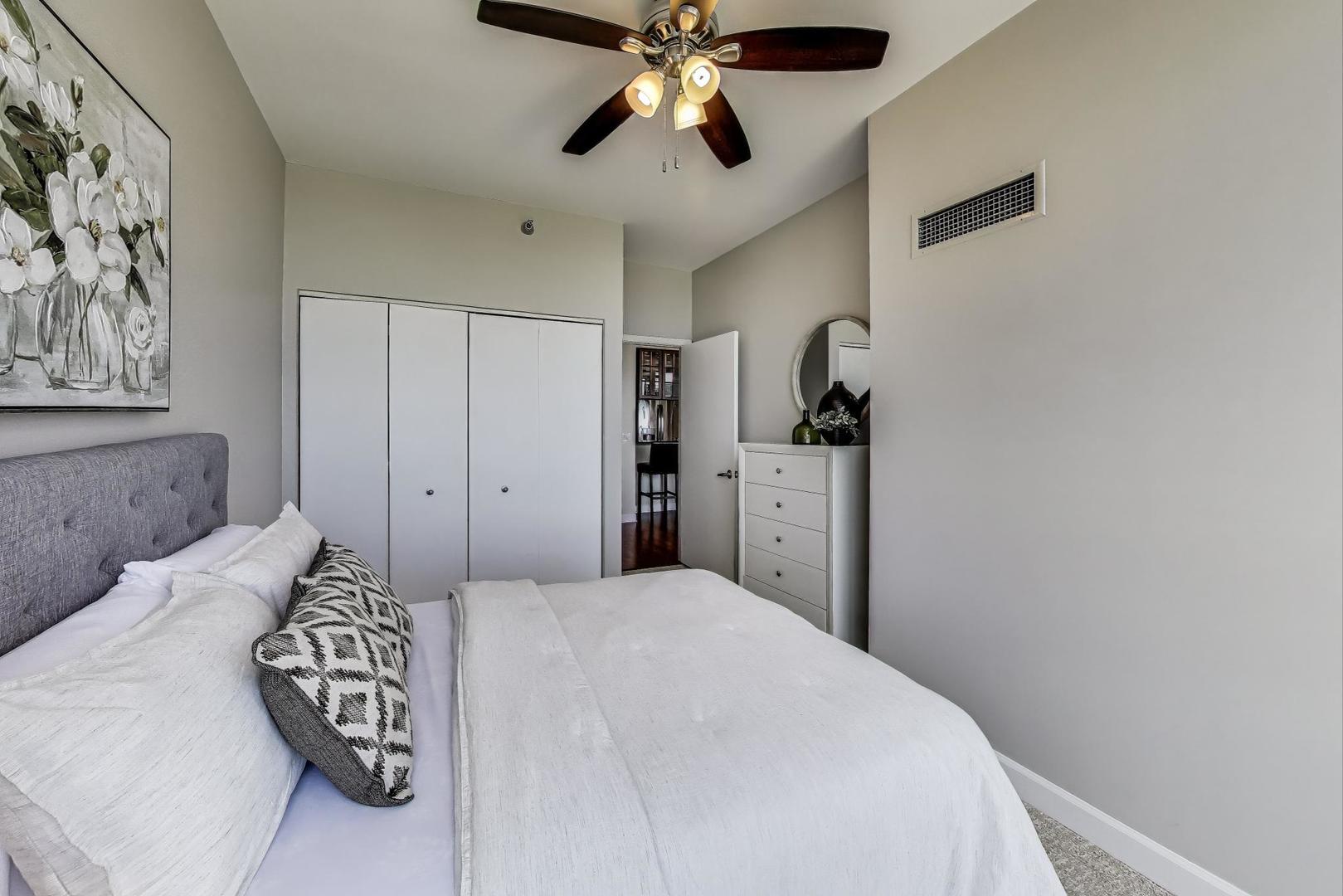 1841 S Calumet Avenue Unit: 2105