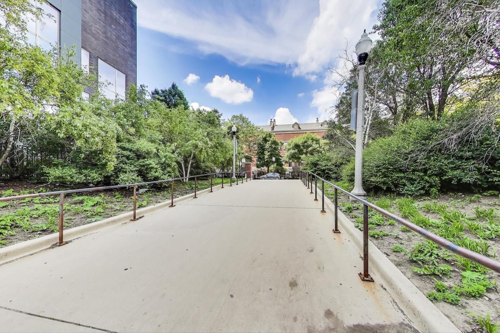 1841 S Calumet Avenue Unit: 2105