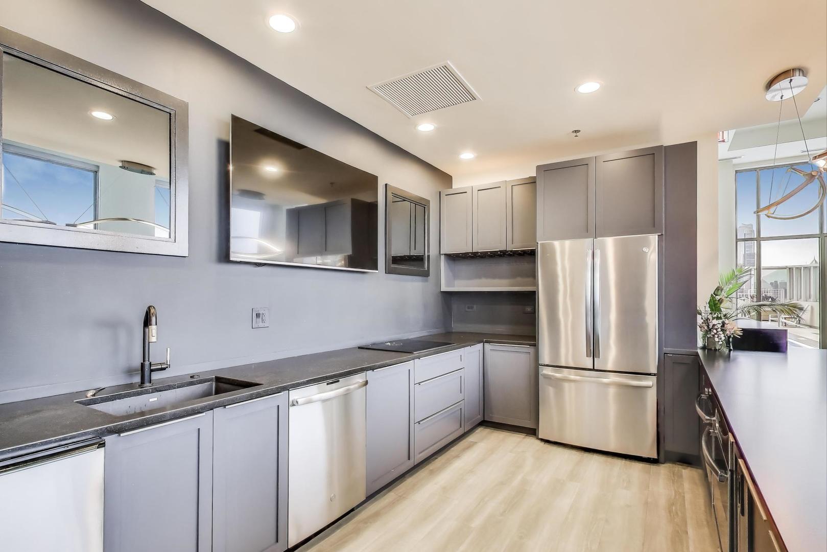 1841 S Calumet Avenue Unit: 2105