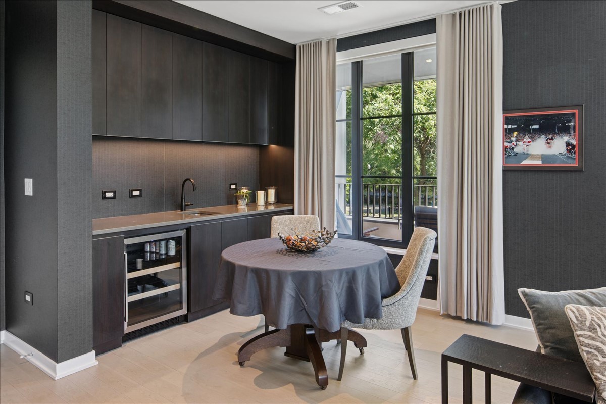 1400 W Monroe Street Unit: 2A