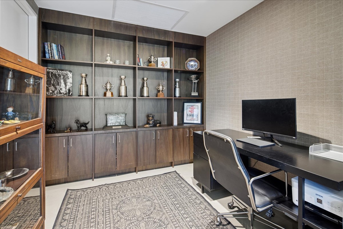 1400 W Monroe Street Unit: 2A