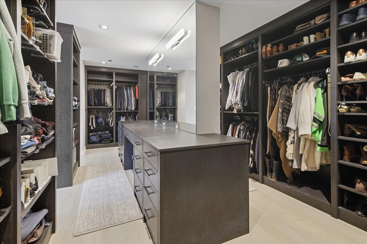 1400 W Monroe Street Unit: 2A